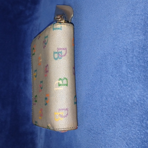 Dooney & Bourke Vintage Rainbow Zip Around Chunky Wallet - Picture 11 of 13